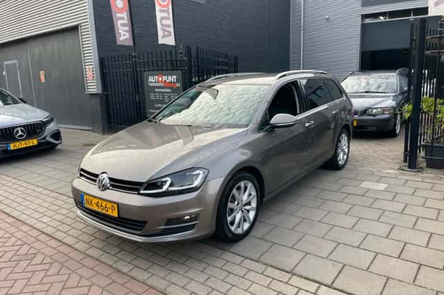 Volkswagen Golf (2017) thumbnail 1