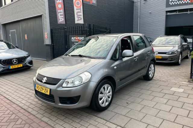 Suzuki SX4 (2008) thumbnail 1