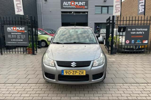 Suzuki SX4 (2008) thumbnail 2