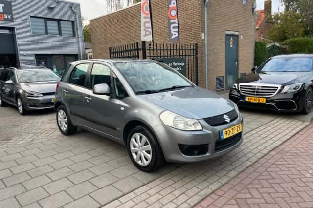 Suzuki SX4 (2008) thumbnail 3