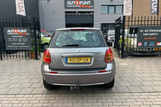 Suzuki SX4 (2008) thumbnail 5