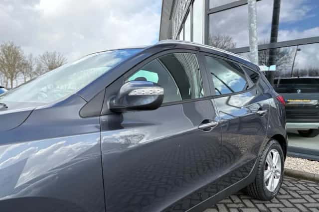 Hyundai ix35 (2010) thumbnail 2