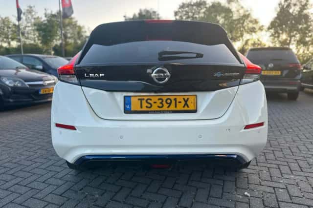 Nissan Leaf (2018) thumbnail 3