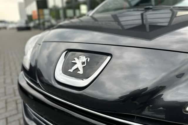 Peugeot RCZ (2010) thumbnail 5