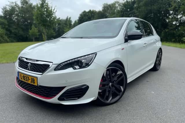 Peugeot 308 (2015) thumbnail 1