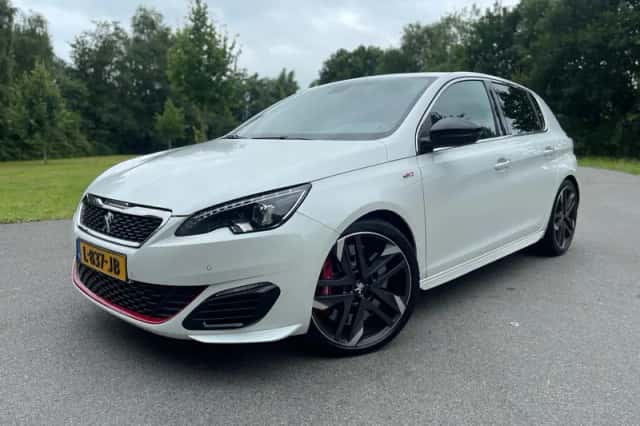Peugeot 308 (2015) thumbnail 2