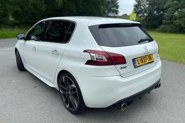 Peugeot 308 (2015) thumbnail 5
