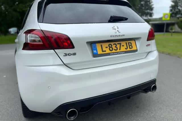 Peugeot 308 (2015) thumbnail 6