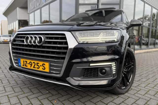 Audi Q7 (2016) thumbnail 4