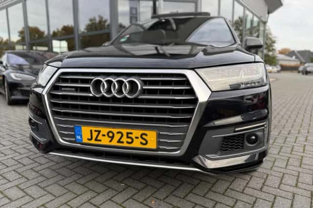 Audi Q7 (2016) thumbnail 5