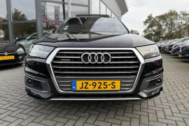 Audi Q7 (2016) thumbnail 6