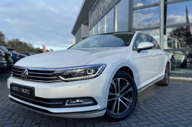 Volkswagen Passat (2019) thumbnail 1