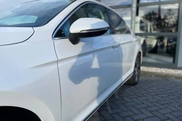 Volkswagen Passat (2019) thumbnail 3