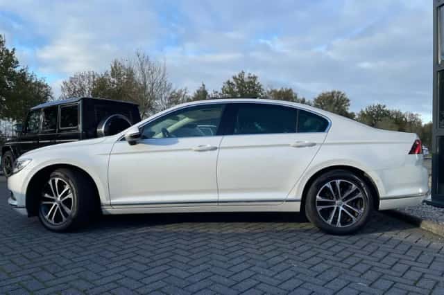 Volkswagen Passat (2019) thumbnail 4