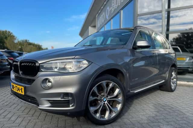 BMW X5 (2015) thumbnail 2