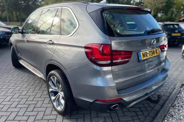 BMW X5 (2015) thumbnail 6