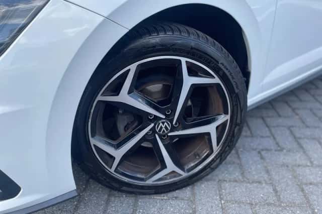 Volkswagen Polo (2021) thumbnail 2
