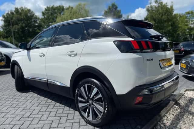 Peugeot 3008 (2021) thumbnail 4