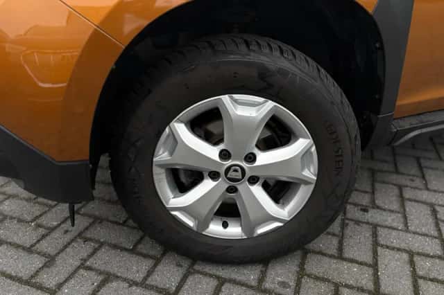Dacia Duster (2021) thumbnail 4