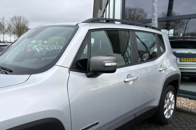 Jeep Renegade (2020) thumbnail 3