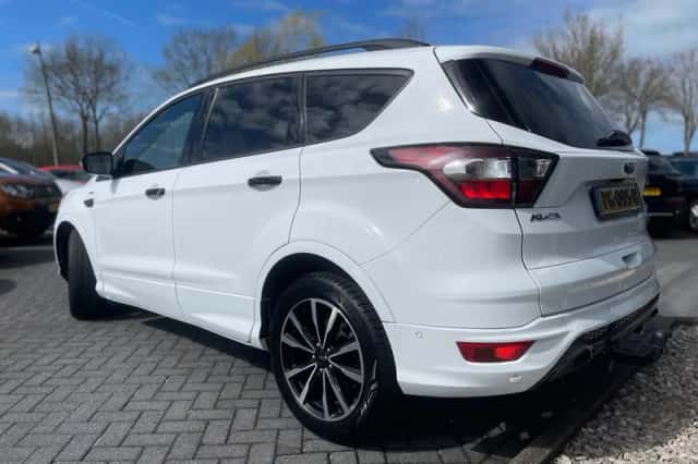 Ford Kuga (2017) thumbnail 5