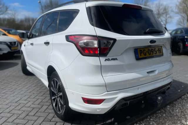 Ford Kuga (2017) thumbnail 6