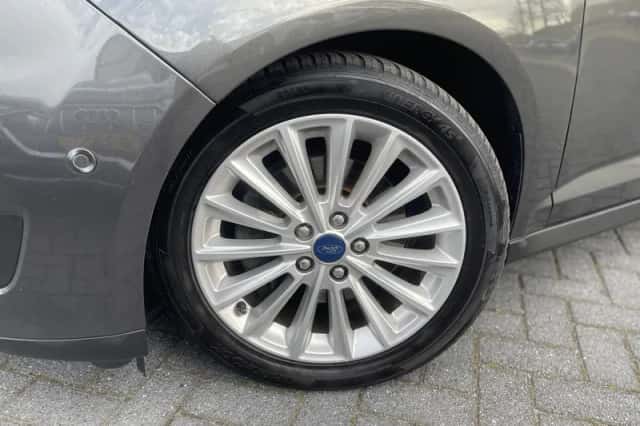 Ford Grand C-Max (2017) thumbnail 2