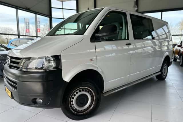 Volkswagen Transporter (2015) thumbnail 1
