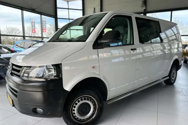 Volkswagen Transporter (2015) thumbnail 2