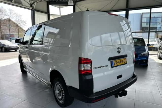 Volkswagen Transporter (2015) thumbnail 5