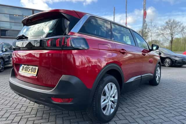 Peugeot 5008 (2021) thumbnail 4