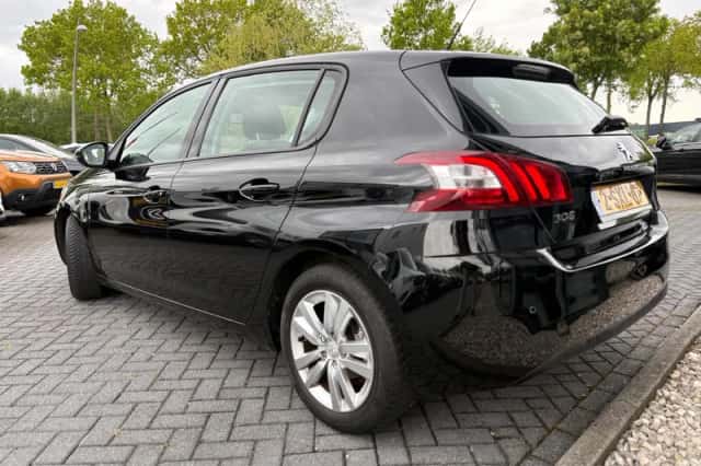 Peugeot 308 (2013) thumbnail 4