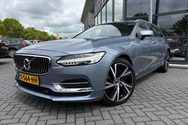 Volvo V90 (2017) thumbnail 1