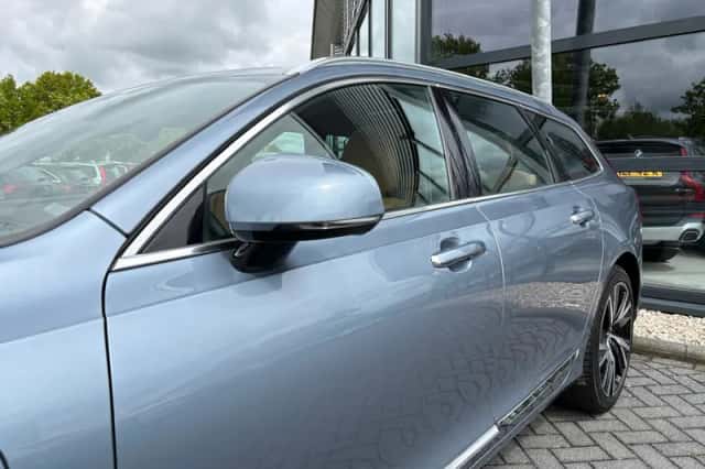 Volvo V90 (2017) thumbnail 3