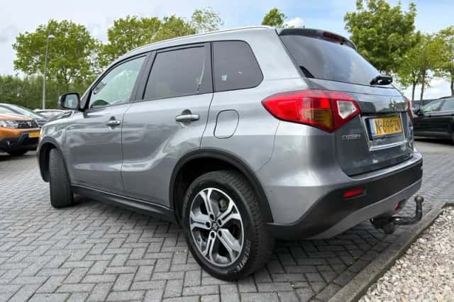 Suzuki Vitara (2018) thumbnail 4