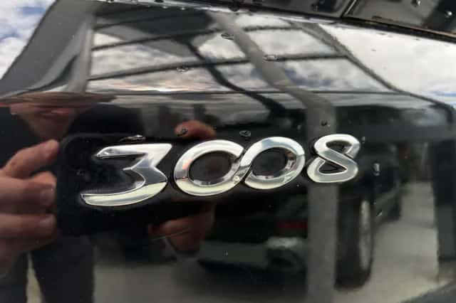 Peugeot 3008 (2019) thumbnail 5