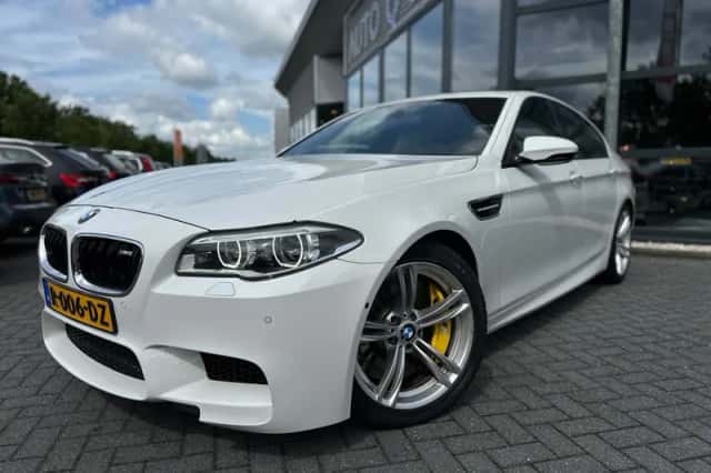 BMW 5-Serie (2015) thumbnail 2