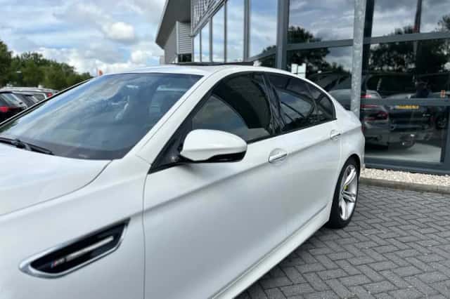 BMW 5-Serie (2015) thumbnail 5
