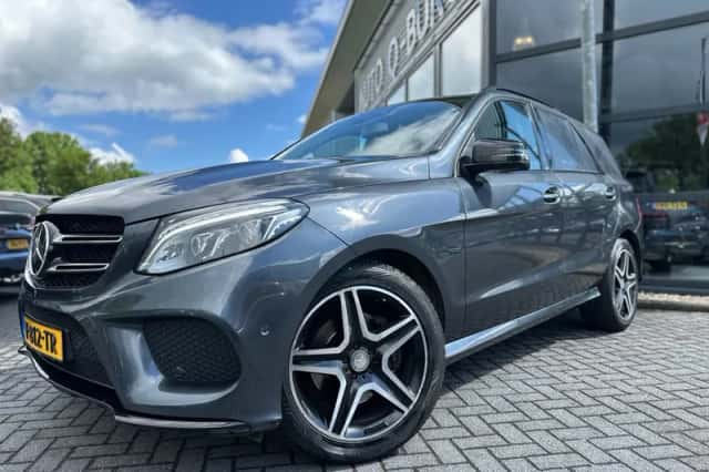 Mercedes-Benz GLE (2015) thumbnail 1