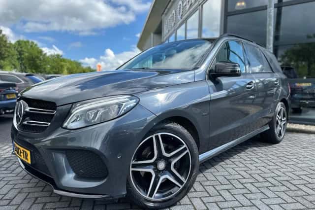 Mercedes-Benz GLE (2015) thumbnail 2