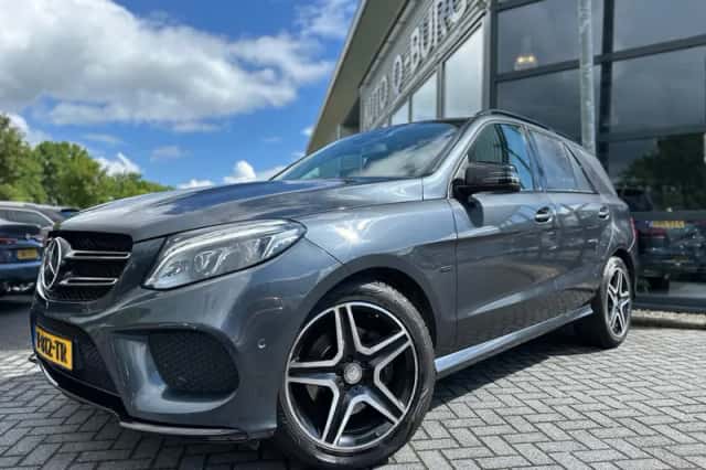 Mercedes-Benz GLE (2015) thumbnail 4