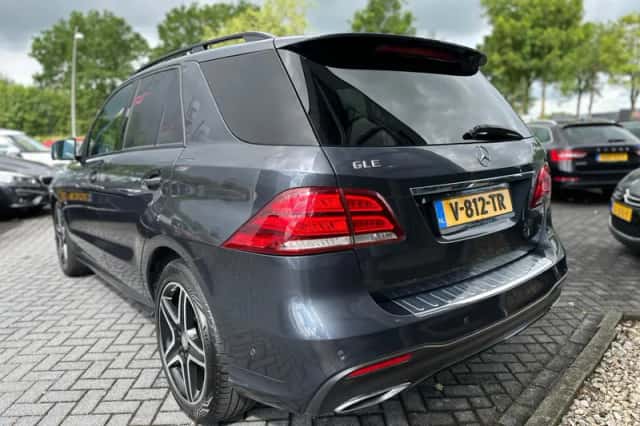 Mercedes-Benz GLE (2015) thumbnail 6