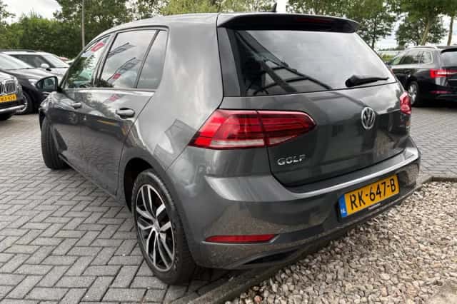 Volkswagen Golf (2017) thumbnail 5
