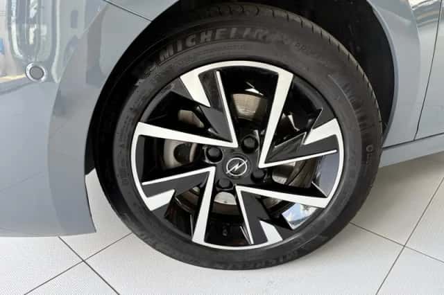 Opel Corsa (2024) thumbnail 2