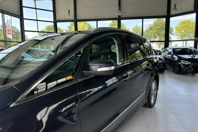 Ford S-Max (2022) thumbnail 3