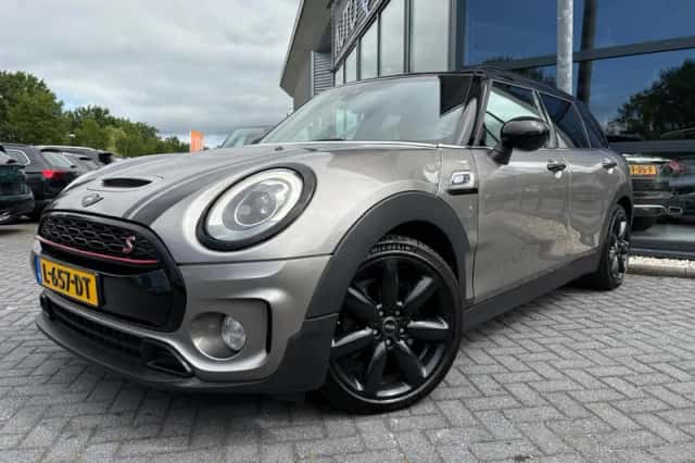 MINI Clubman (2016) thumbnail 1