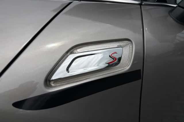 MINI Clubman (2016) thumbnail 3