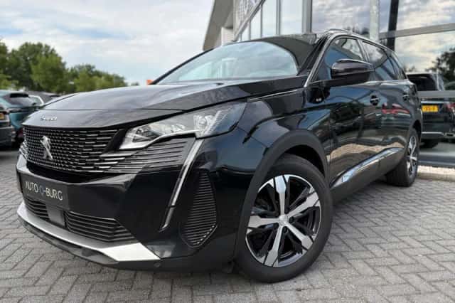 Peugeot 5008 (2023) thumbnail 1