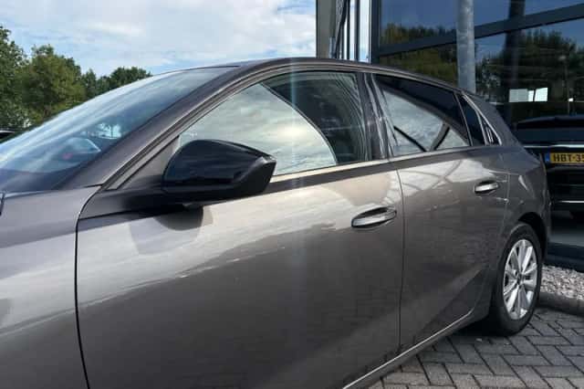 Opel Astra (2023) thumbnail 2