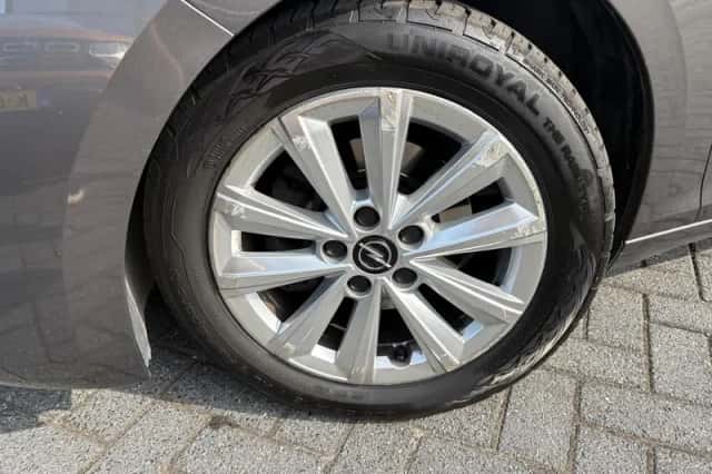 Opel Astra (2023) thumbnail 3
